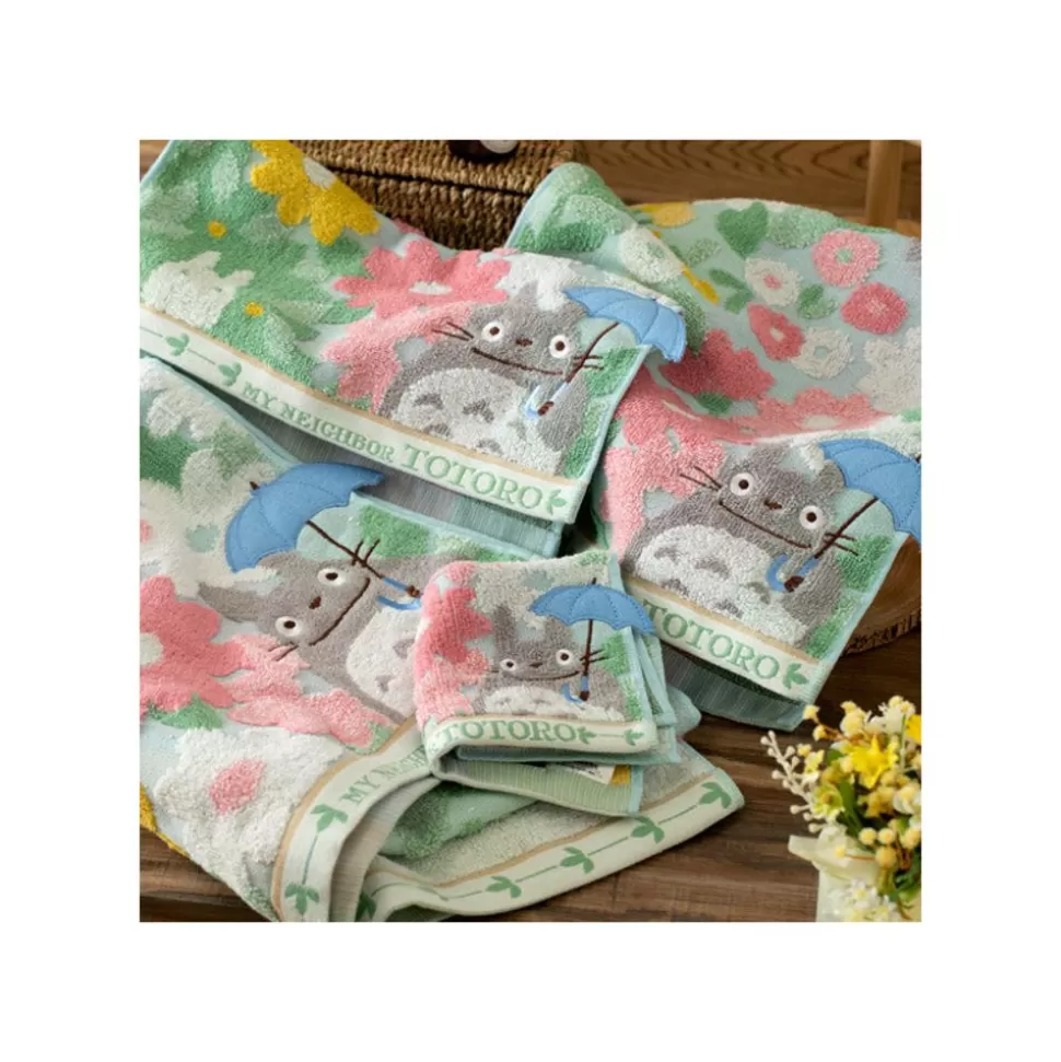 Maison Ghibli Large Bath Towel Totoro Flower Fields 60X120 Cm - My Neighbor Totoro- Household Linen