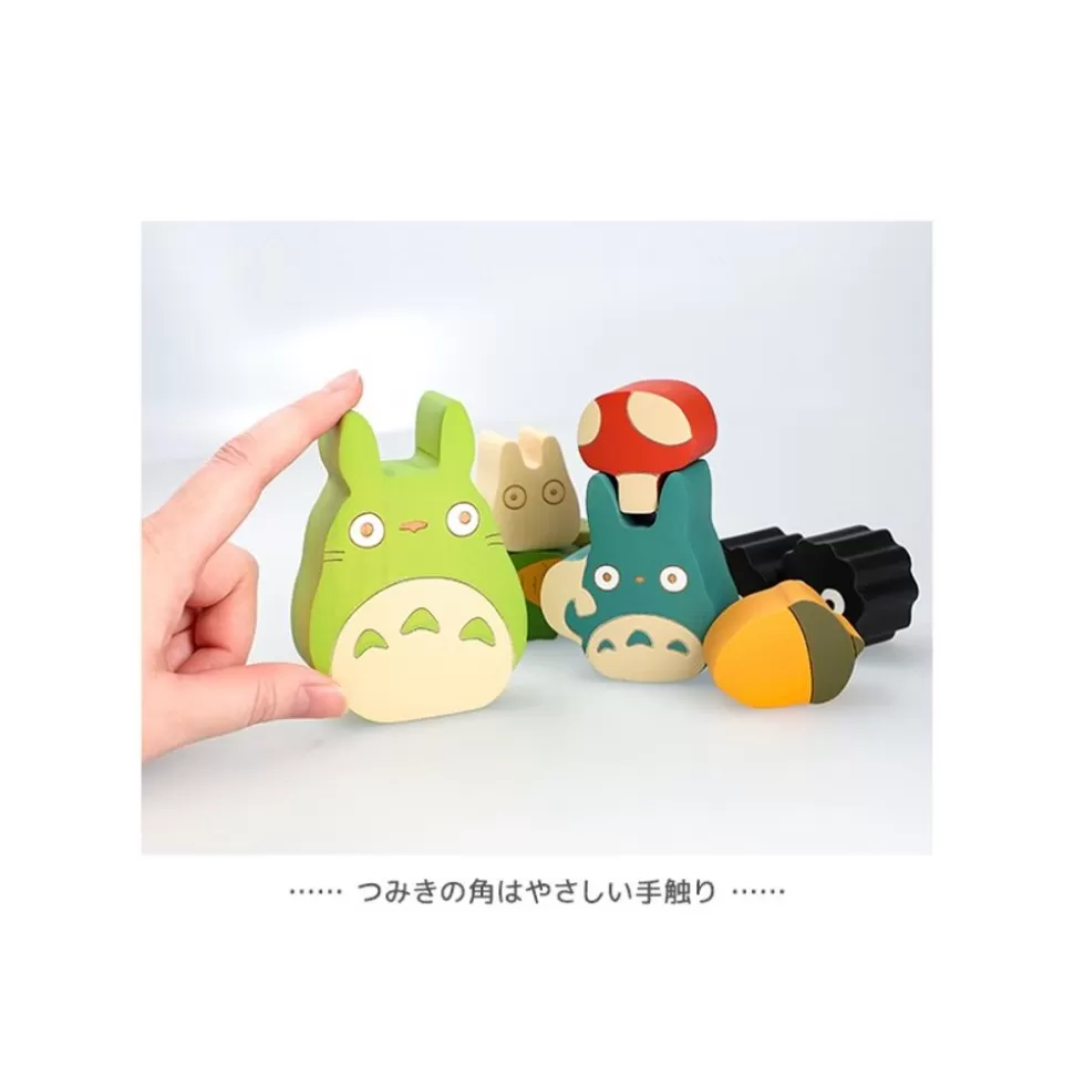 Maison Ghibli Wood Figurine Totoro With Soot Sprites - My Neighbor Totoro- Toys
